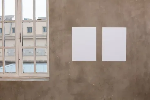 Jak rozjaśnić szary salon