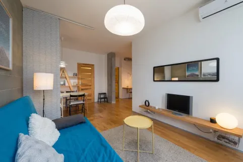 Salon biało szary jakie dodatki